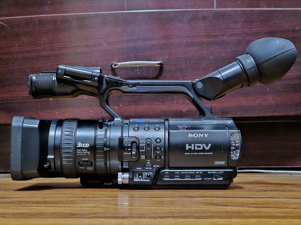 Sony HVR-Z1U HDV 1080i Pro Camcorder MiniDV Camera