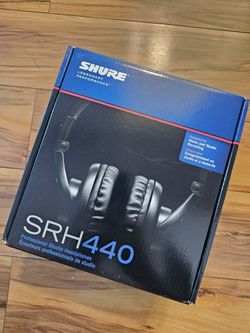 Shure SRH440 Professional Studio Headphones
