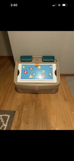 Step2 2-in-1 Toy Box & Art Lid, Kids Toy Storage Bin & Organizer, Easel & Chest in One,