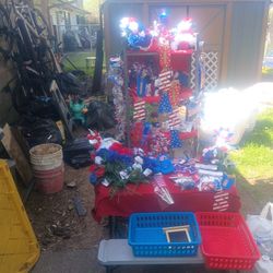 F-3 Over 100 Piece 4th Of July Lot Deco 100 Bucks t