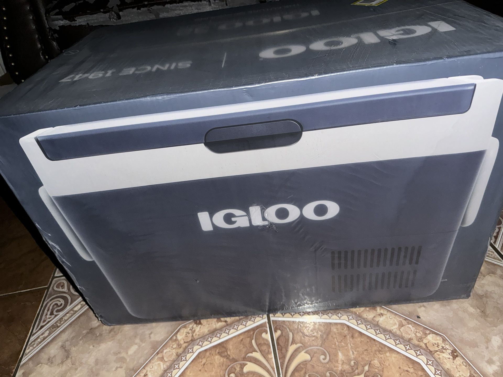 Igloo ICF Active Cooling 32 qt Hard Cooler