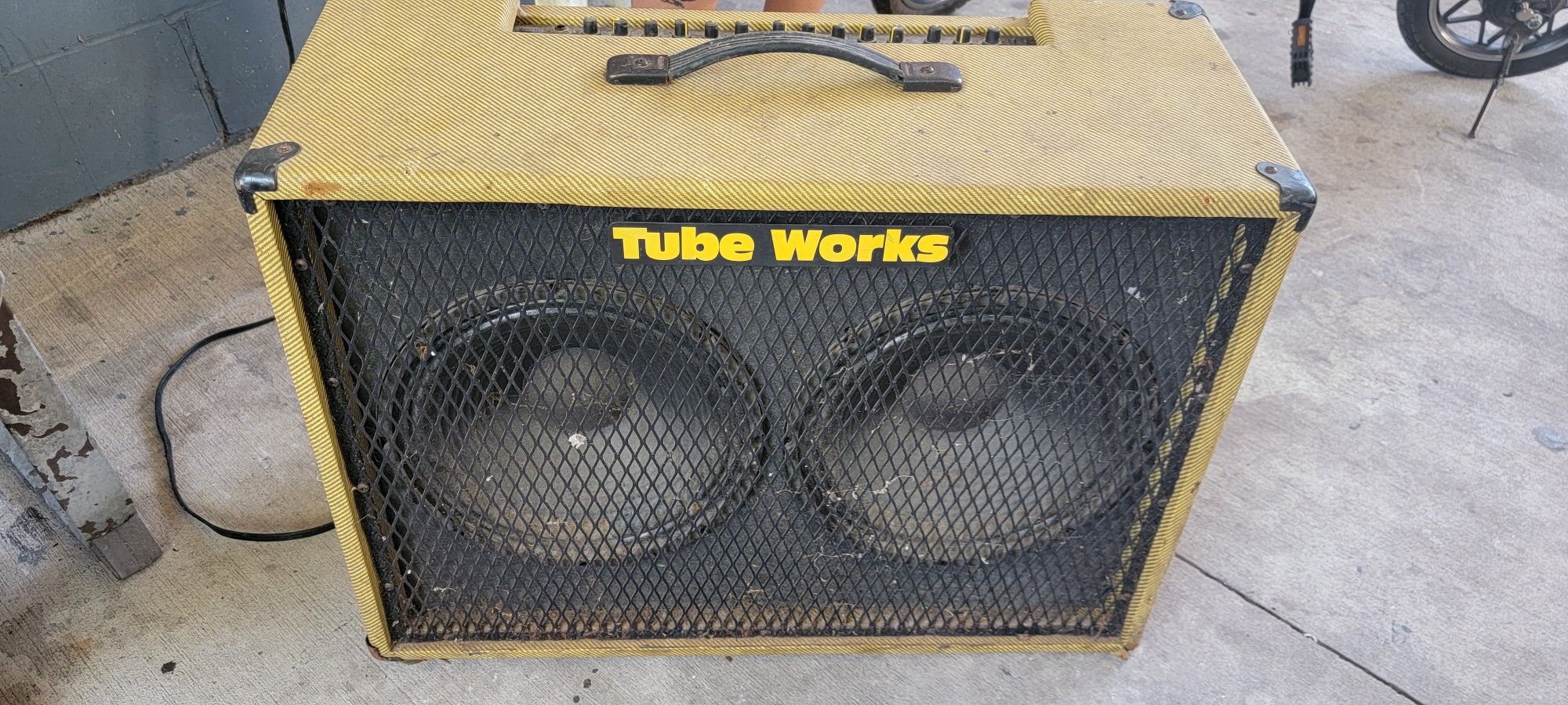 Tube Works Guitar Amp