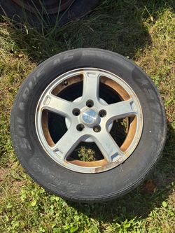 Chevy impala 5-Spoke Alloy Wheel with Tire 225/70R16