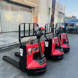 Raymond Pallet Jack