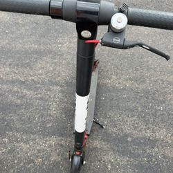 Go Traxx Electric  Scooter /Charger /good Condition 
