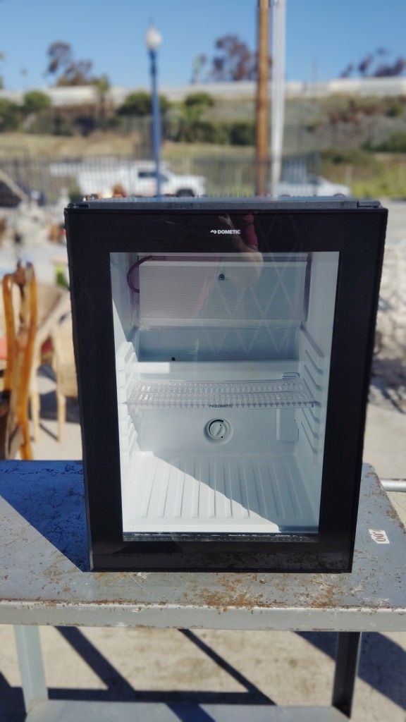 Mini Fridge Dometic