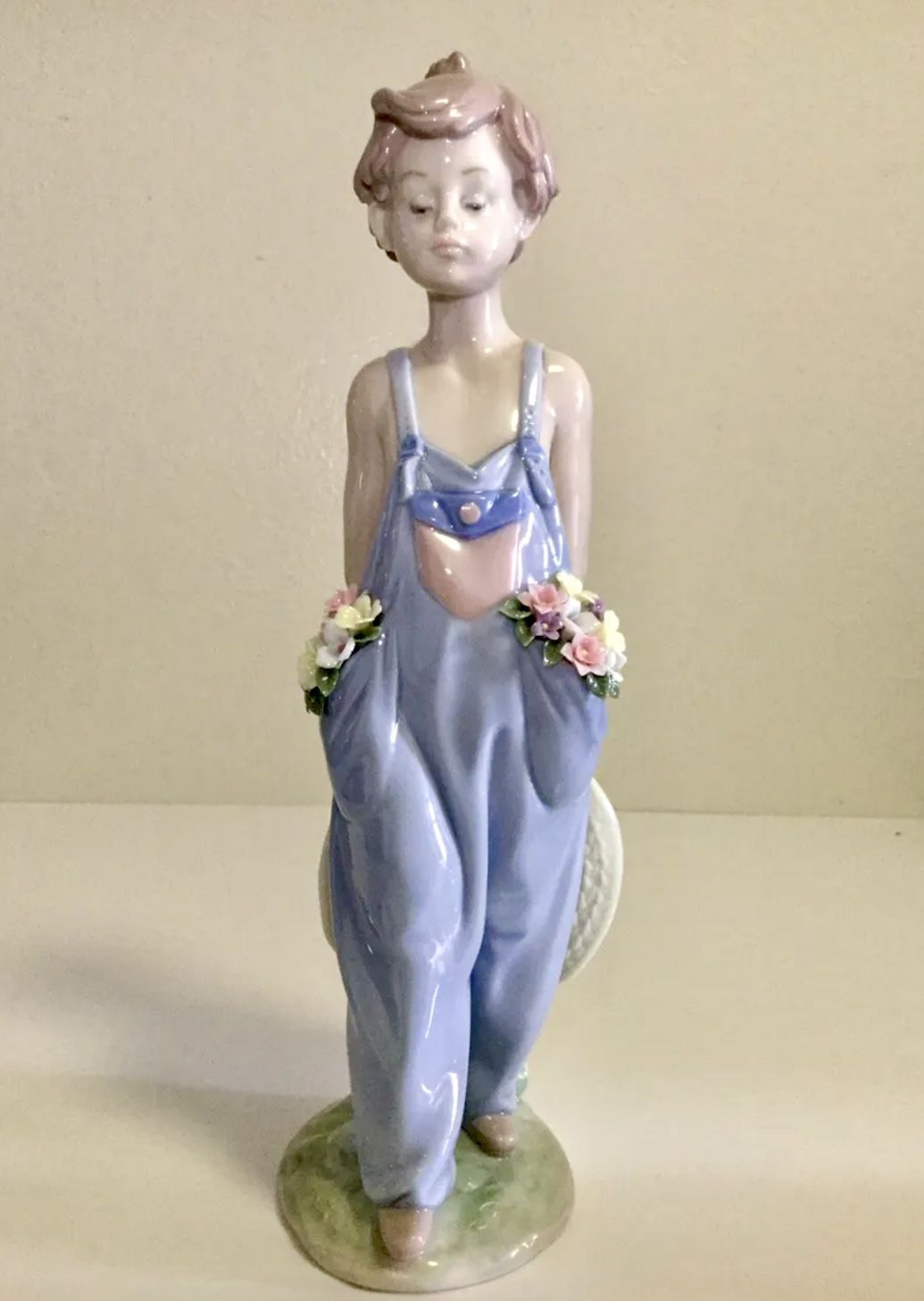 Vintage  Lladro Pocket Full Of Wishes Collectors Society Figurine #7650, Spain