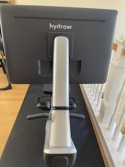 Hydro rowing machine