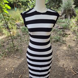 Banana Republic Black and White Striped Midi Dress Size 4