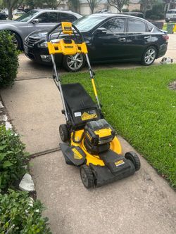DeWalt 40v Electric Lawnmower (Batteries Included)