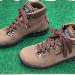 Vasque Skywalk Made In Italy Women's size 7 N (or 6/6.5)- vintage like new