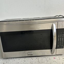 Kitchen microwave