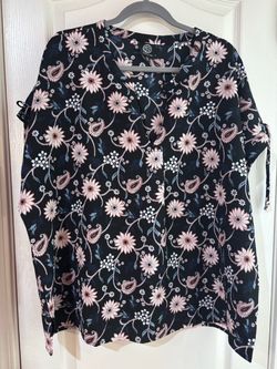 Women’s Plus Size Tops/Shirts. Lot of 10