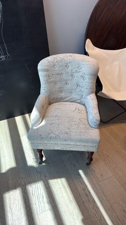 Tufted Accent Chair with French Script Fabric