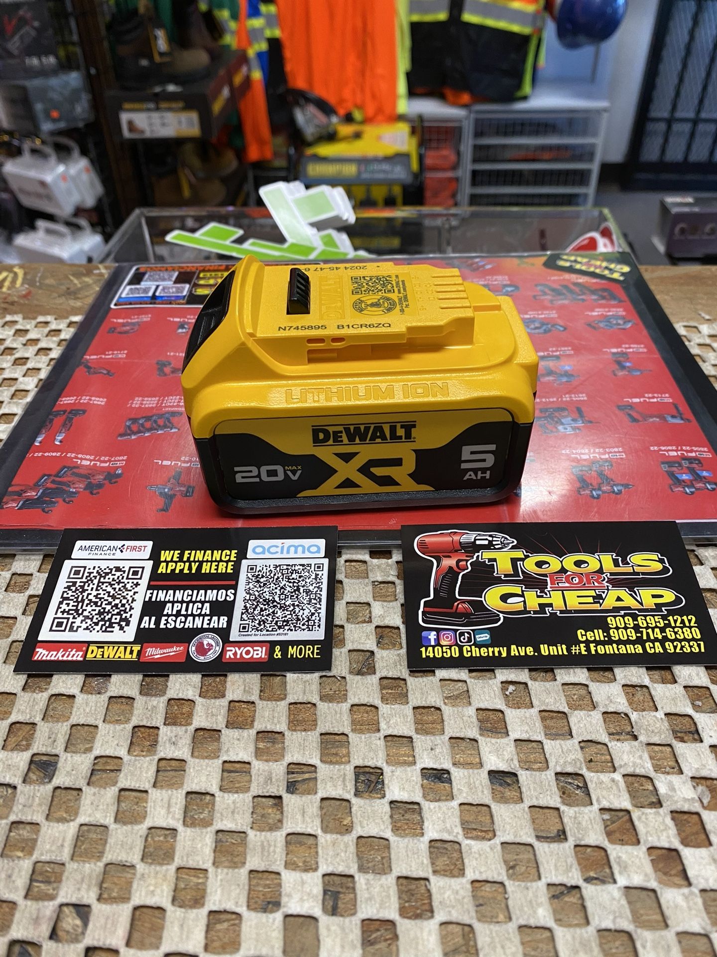 DEWALT 20V MAX Premium Lithium-Ion 5.0Ah Battery