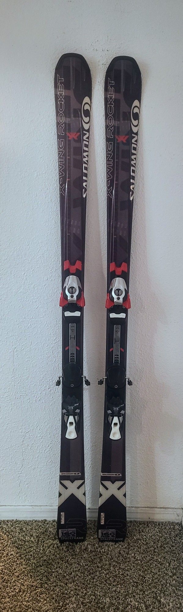 SALOMON X-Wing Rocket 160cm Skis + Salomon 6.10 Bindings