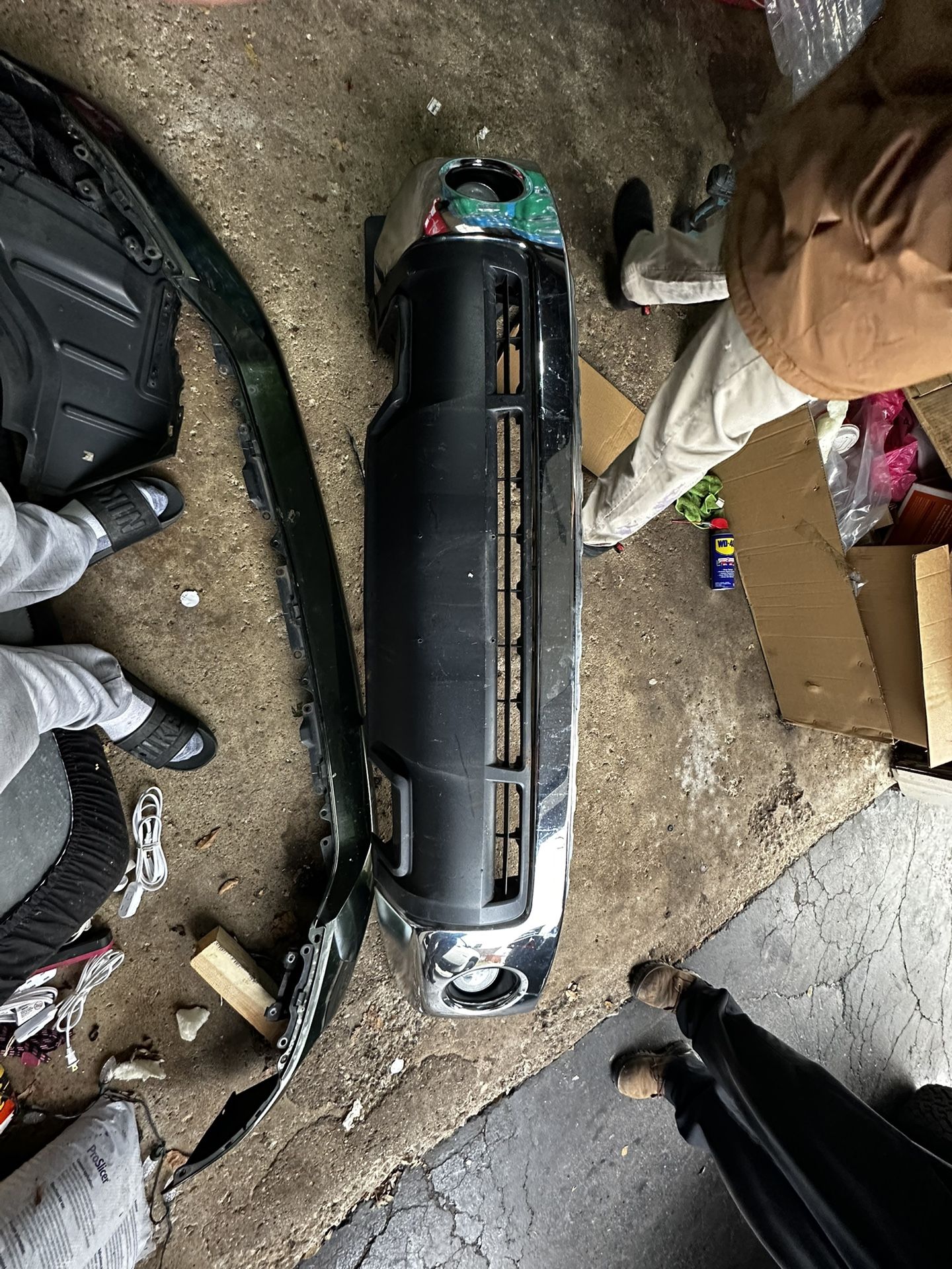 2012 Toyota Front Bumper With Fog Lights 