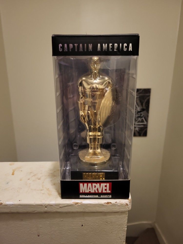Captain America Collector Corps Statue