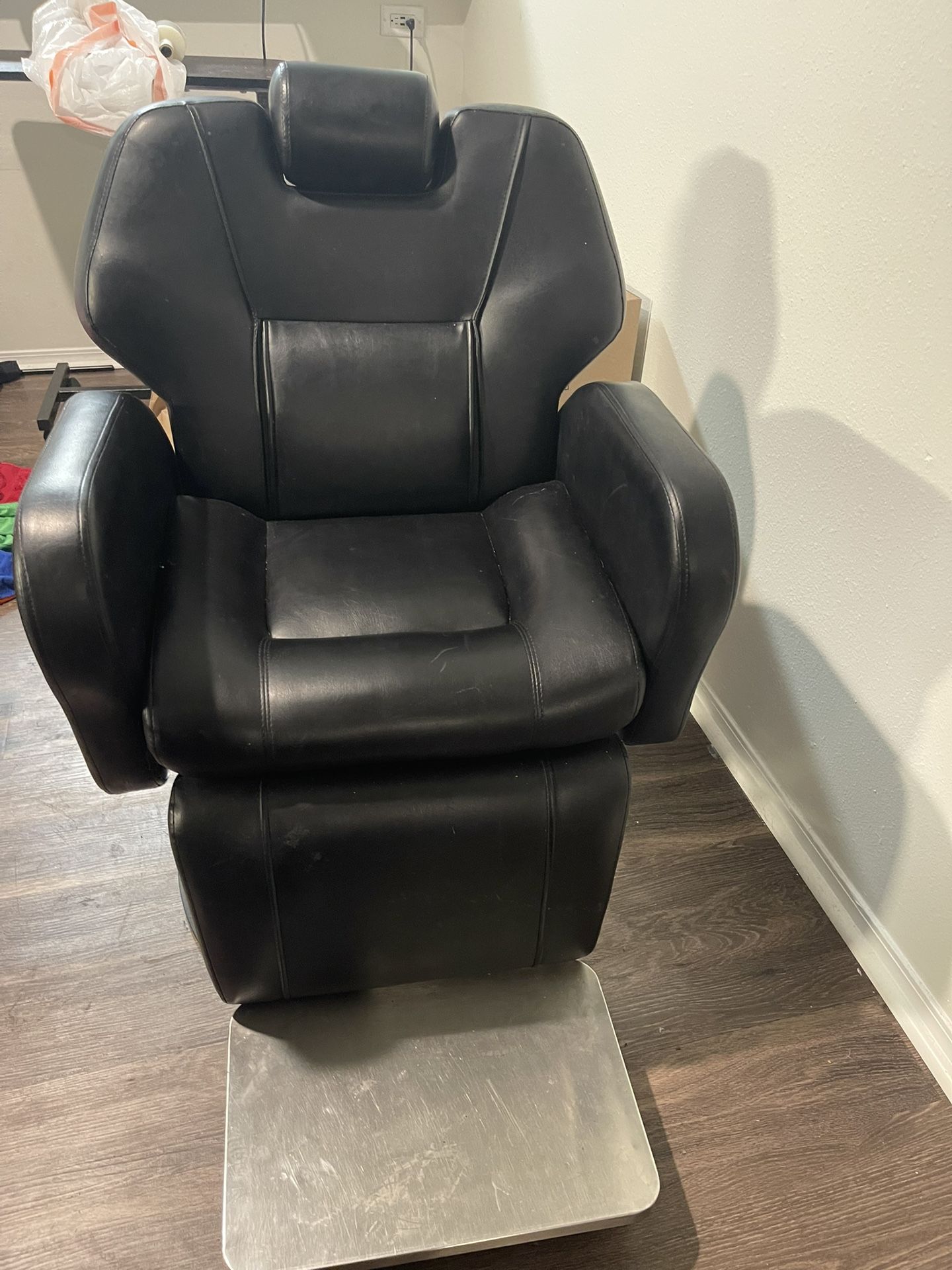 Reclining Salon / Barber Chair