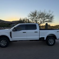 2023 Ford F250 XLT 4X4 49K miles Exceptionally Clean 