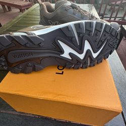 LV  men’s sneakers size 11