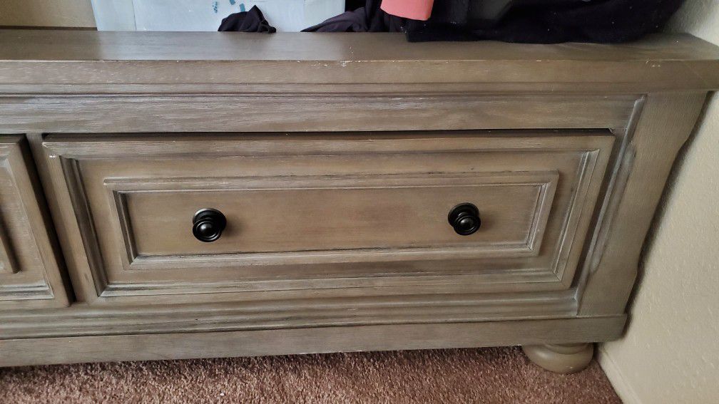 Queen Sleigh Queen Bed with 2 Storage Drawers

