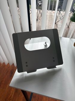 Laptop stand