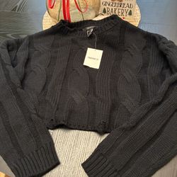 Women’s Cropped Black Sweater 