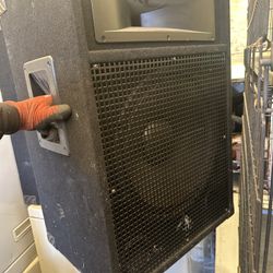 Macy Audio Set Of 2 Speakers Speakers do system speakers, set of 2 speakers  Used do speakers both in good condition located in sun valley best offer 