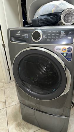 Eletrolux washer and dryer