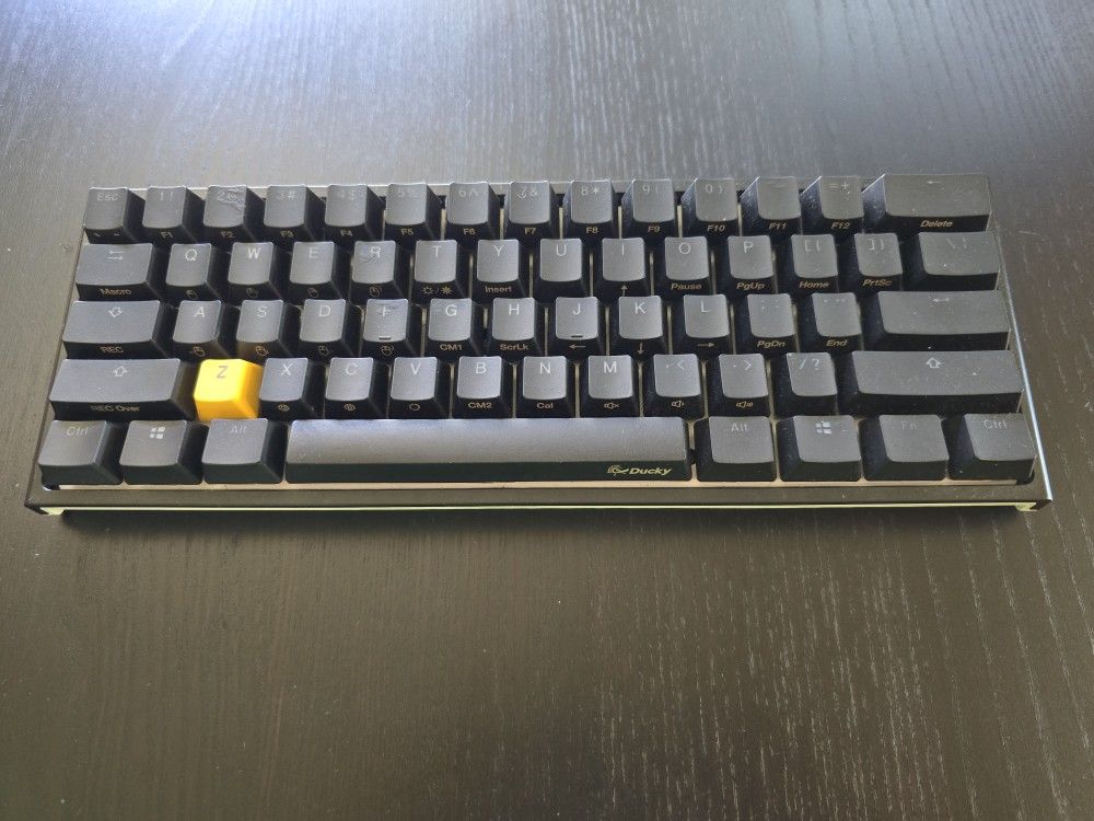 Ducky Keyboard - 60% Gaming - Shine Through RGB keys