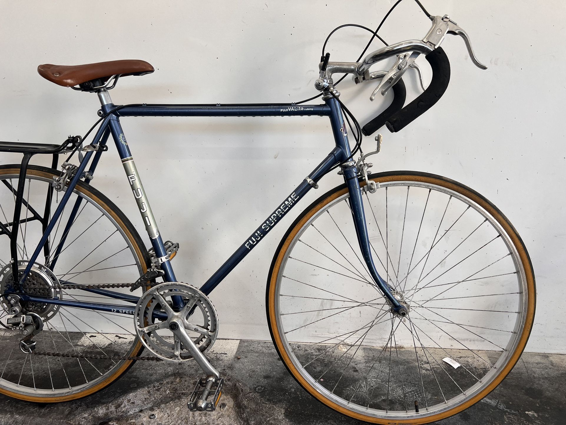 Vintage Japanese 1982 Fuji Supreme Road Bike for Sale in Oakland