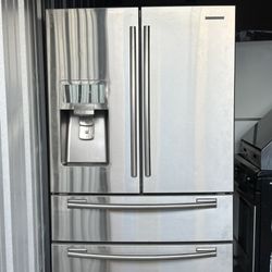Like New Samsung French Door Refrigerator – 28 cu.ft., Flex Zone, Ice & Water 