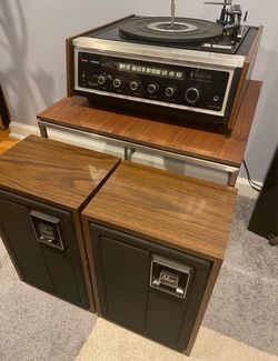Rare Vintage Zenith Turntable set