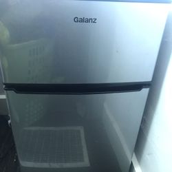 Galanz Mini Fridge