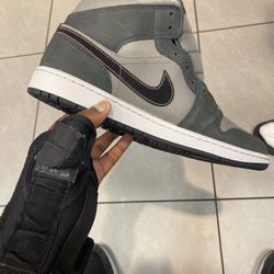 jordan 1 mids 