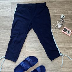 Fashion Nova Black Capri Pants