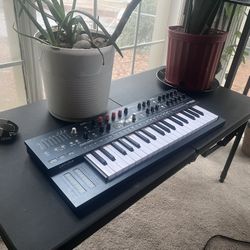 ARTURIA MiniFreak Hybrid Synthesizer