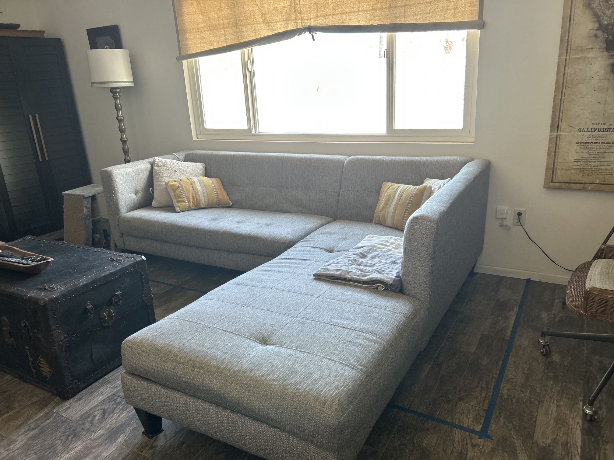 2-piece Sectional Sofa/couch
