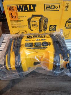 DeWalt 20V Max Cordless Air Inflator