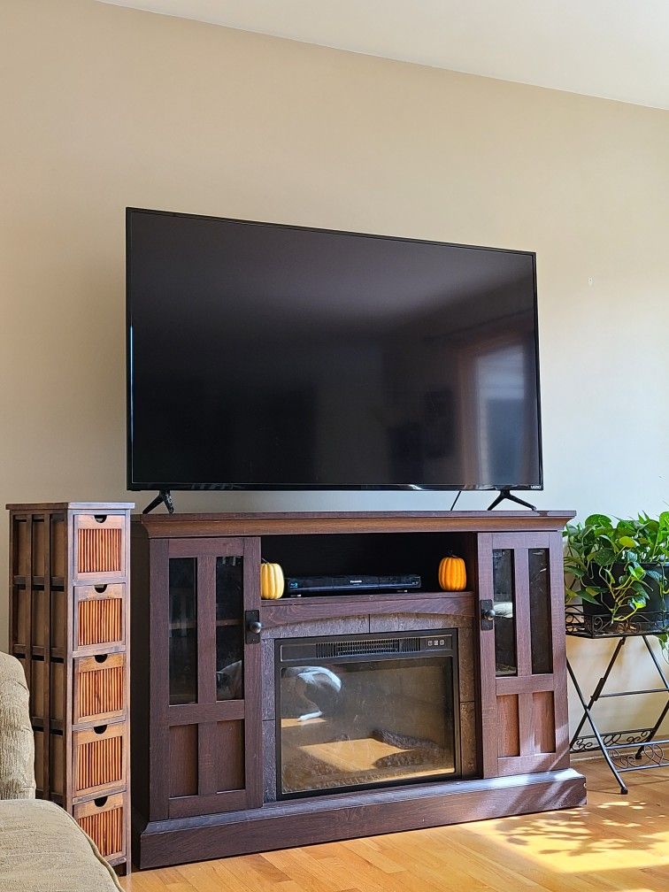 60 Inch Vizio Tv for Sale in Orland Hills, IL OfferUp