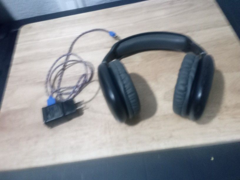 BLUETOOTH CORDLESS HEADPHONES 
