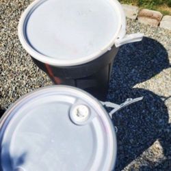 Black 55 Gallon open top Plastic Barrel / Drum with airtight lid---- $50 each 