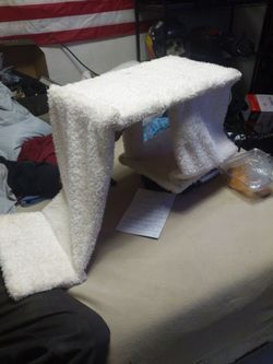 White Carpet Pet Steps / Cat Stairs