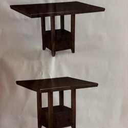 Table & 4 chairs 