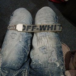 Off-White Authenticated KEY CHAIN