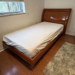 Cama individual de madera / sin colchón