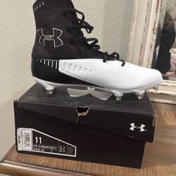 Under Armor Men’s Highlight Select Football Cleats