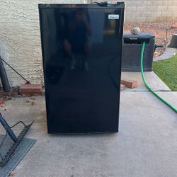 Magic Chef Mini Fridge