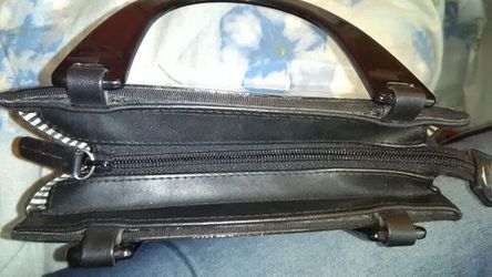 Yik fung white leather crossbody bag excellent condition. Measure 16x13 for  Sale in Glendale, AZ - OfferUp